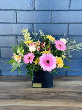 Load image into Gallery viewer, Florist Choice
