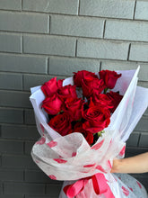 Load image into Gallery viewer, Valentines Day - Dozen Rose Bouquet - Pre-Order
